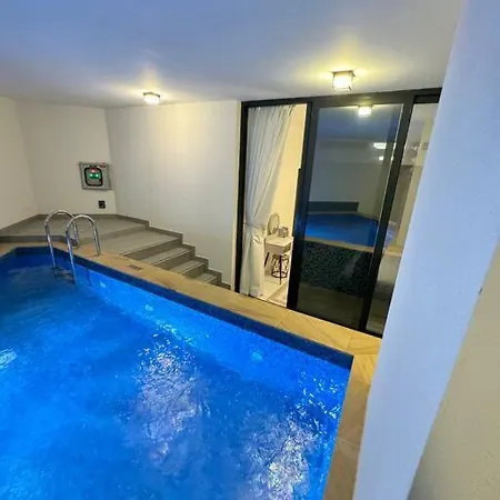 Luxurious Private Pool Apartment Dubai Exterior photo