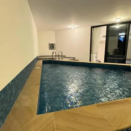 Luxurious Private Pool Apartment Dubai Exterior photo